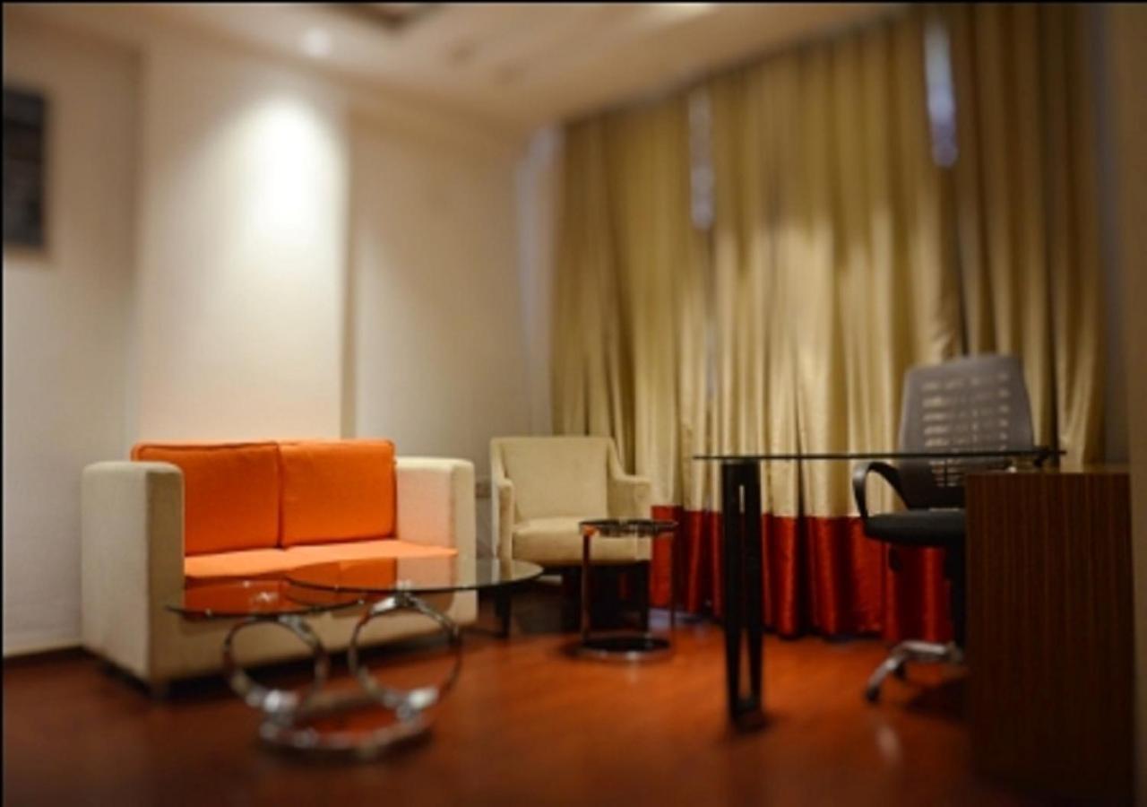 Hotel Amora - Rajnandgaon Raj Nandgaon المظهر الخارجي الصورة