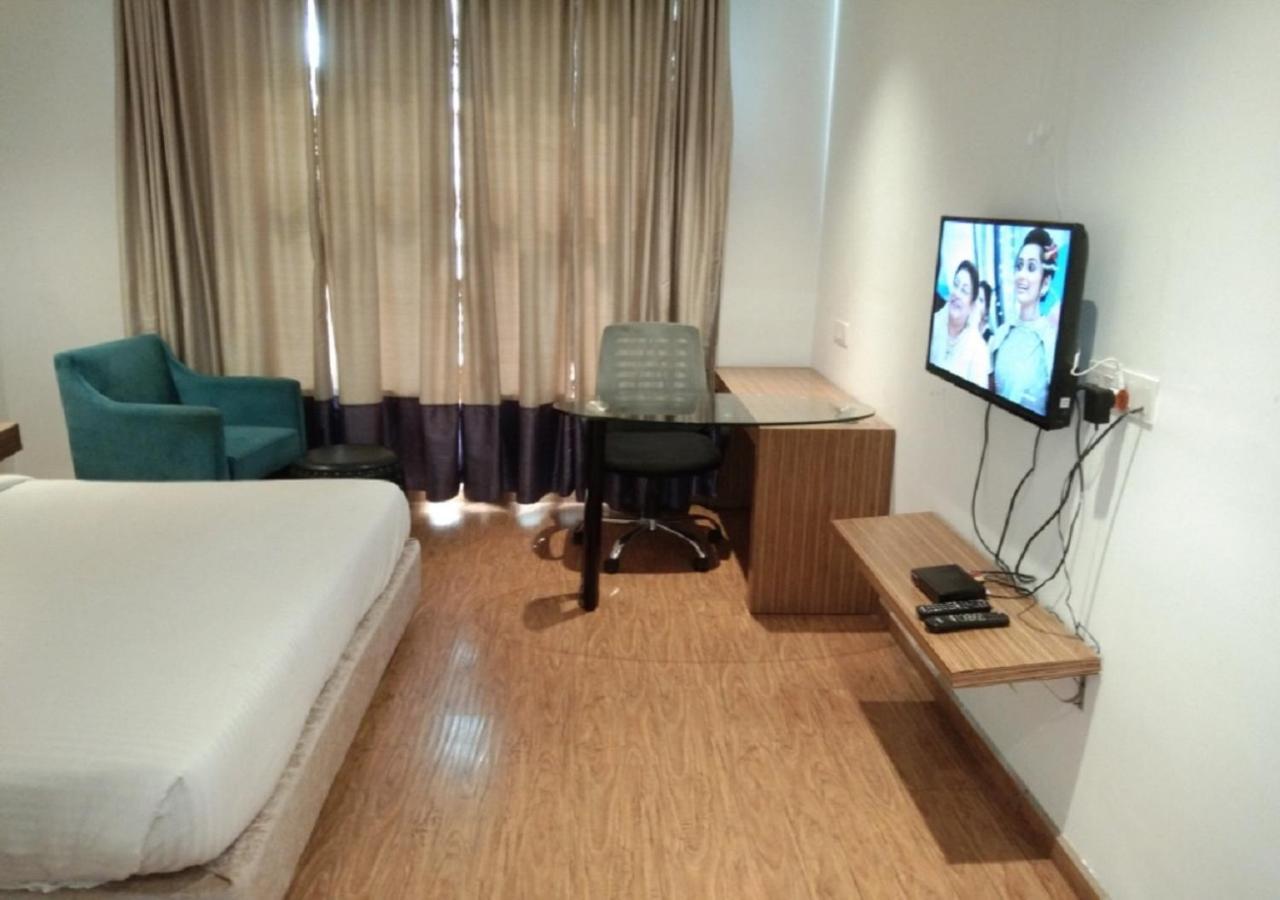 Hotel Amora - Rajnandgaon Raj Nandgaon المظهر الخارجي الصورة