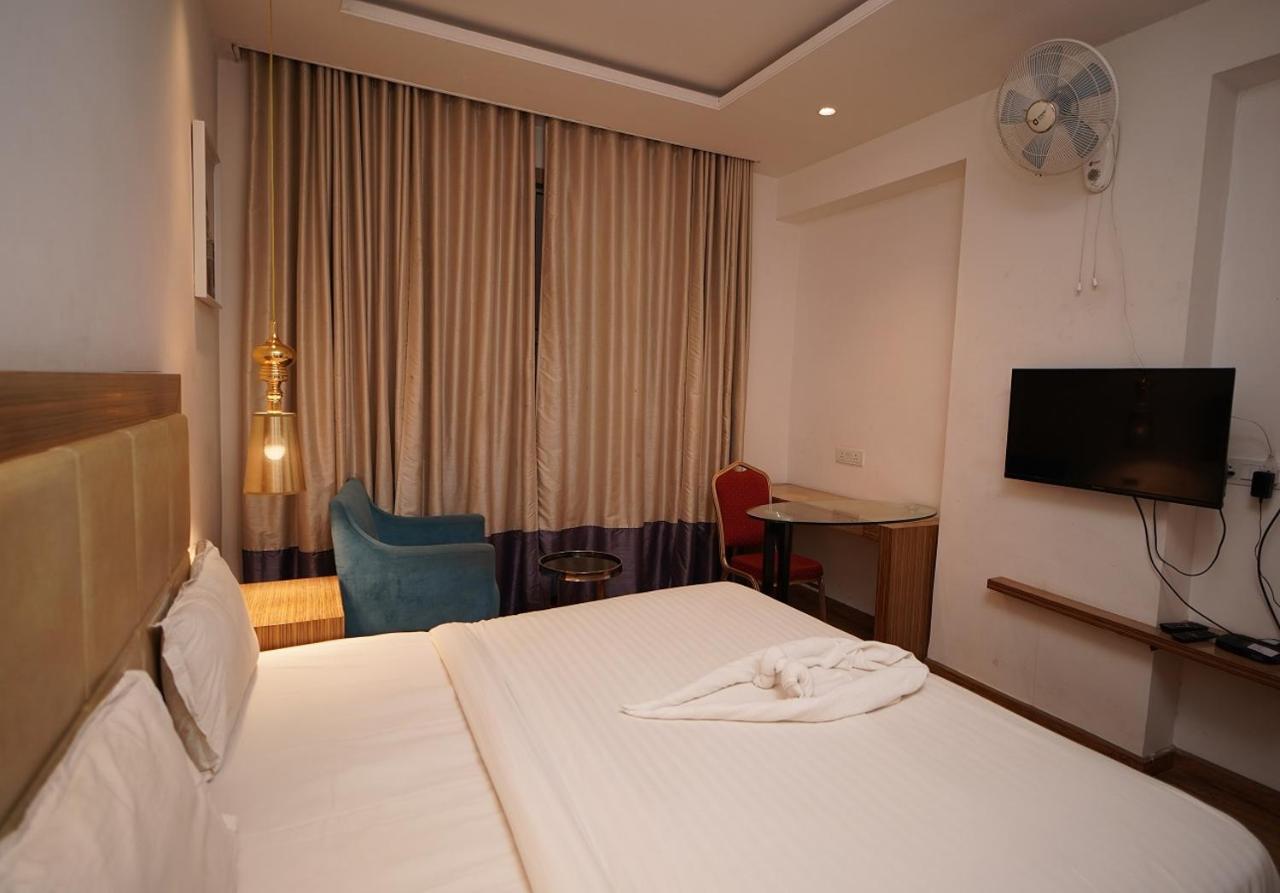 Hotel Amora - Rajnandgaon Raj Nandgaon المظهر الخارجي الصورة