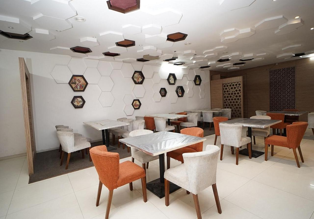 Hotel Amora - Rajnandgaon Raj Nandgaon المظهر الخارجي الصورة