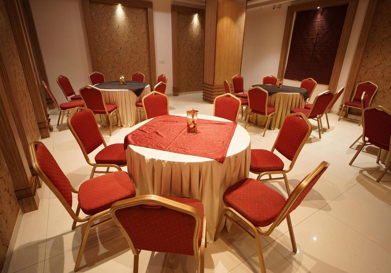 Hotel Amora - Rajnandgaon Raj Nandgaon المظهر الخارجي الصورة