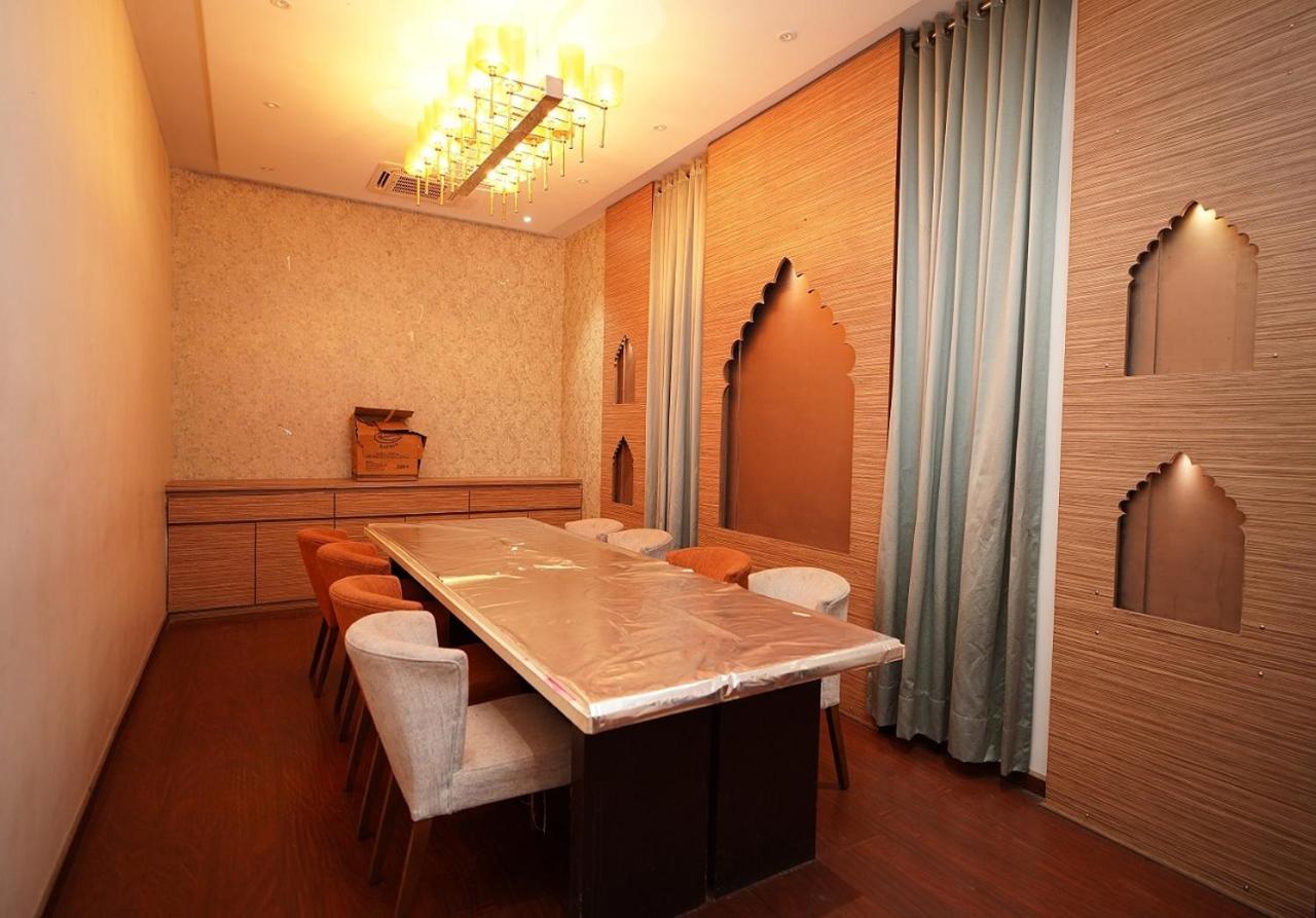 Hotel Amora - Rajnandgaon Raj Nandgaon المظهر الخارجي الصورة