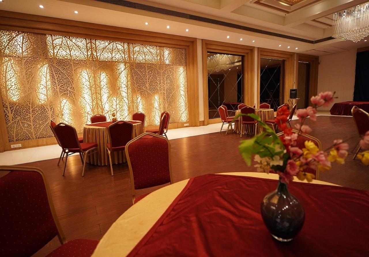Hotel Amora - Rajnandgaon Raj Nandgaon المظهر الخارجي الصورة