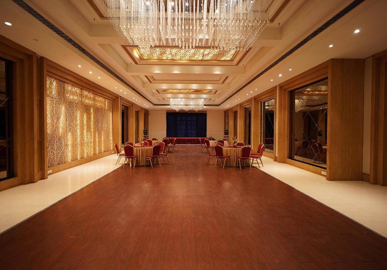 Hotel Amora - Rajnandgaon Raj Nandgaon المظهر الخارجي الصورة