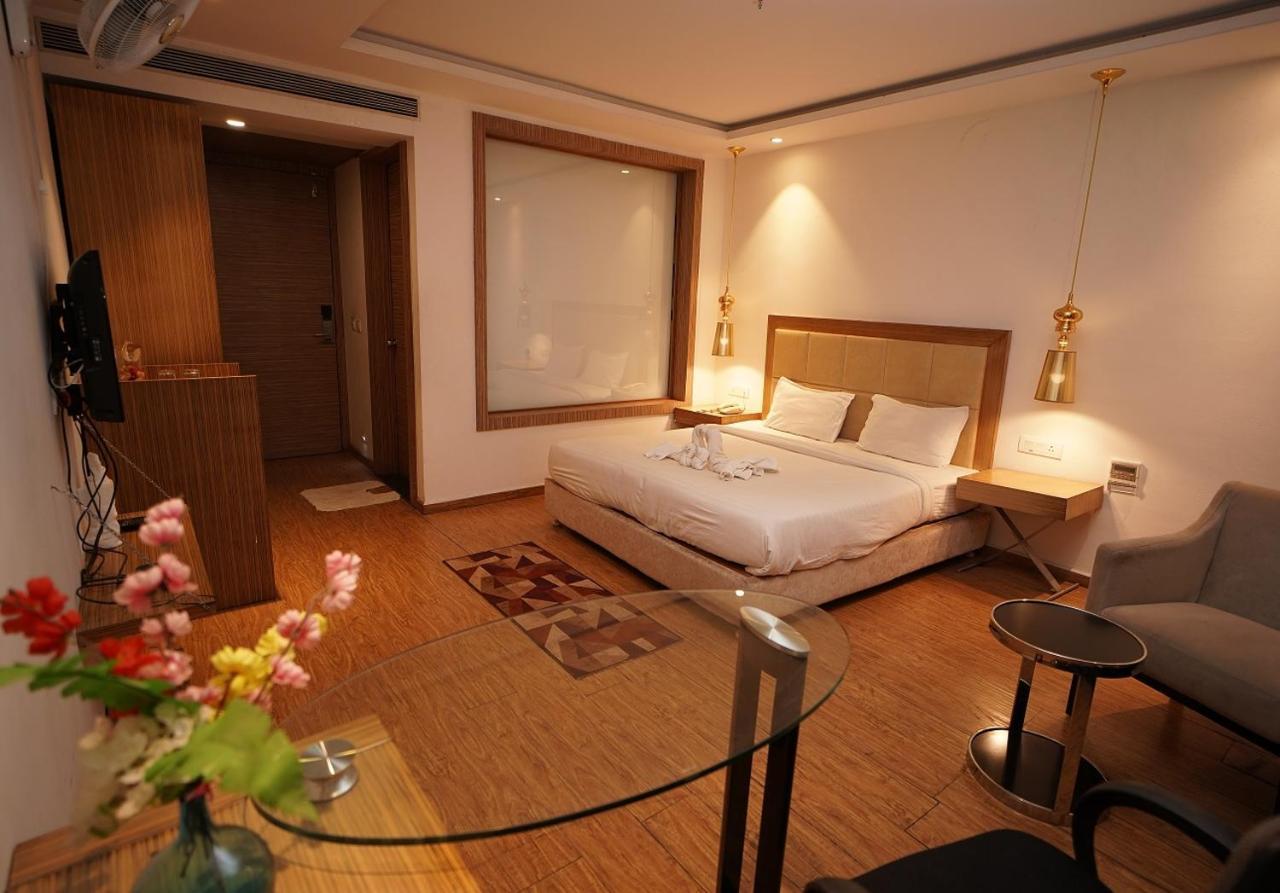 Hotel Amora - Rajnandgaon Raj Nandgaon المظهر الخارجي الصورة