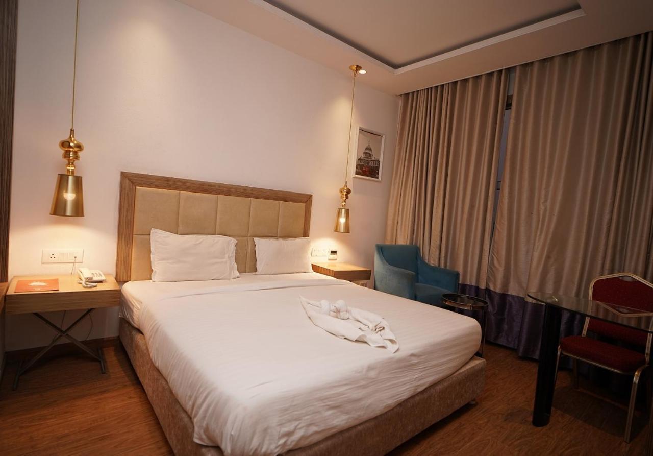 Hotel Amora - Rajnandgaon Raj Nandgaon المظهر الخارجي الصورة