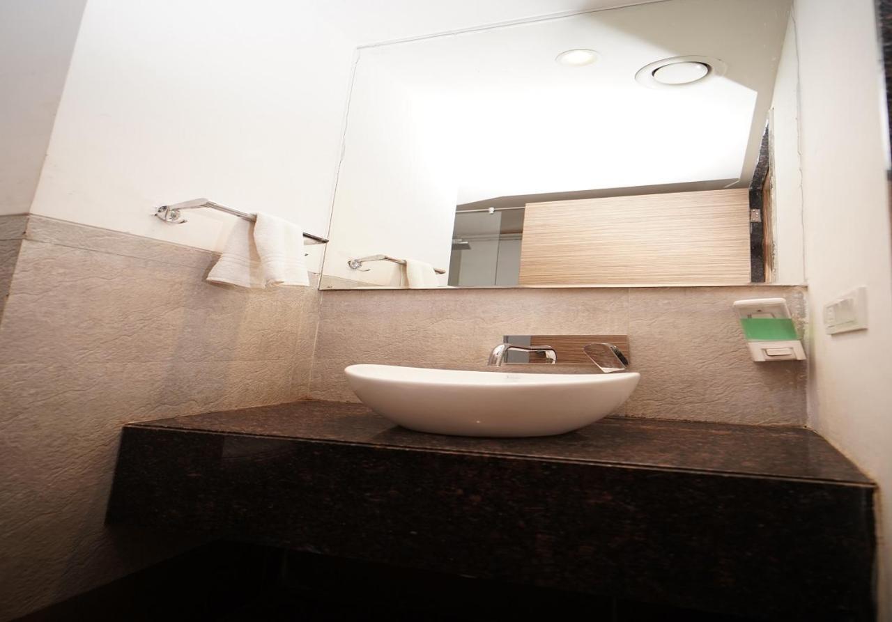Hotel Amora - Rajnandgaon Raj Nandgaon المظهر الخارجي الصورة